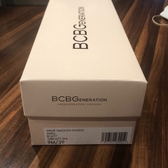 BCBG Nude Patent Flat - Size 9 - Picture 8 of 8